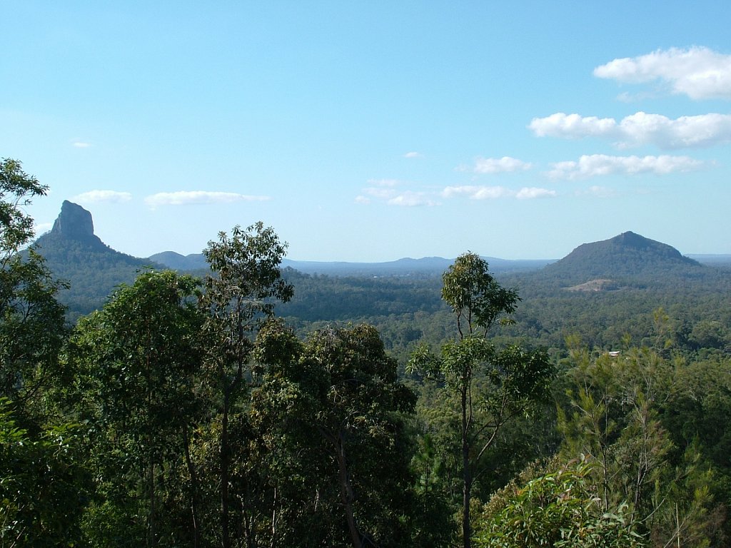 Glass-House-Mountains.JPG